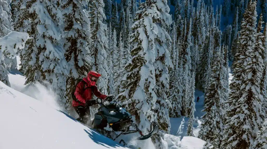 Ski-doo-Summit-2025-by-brp